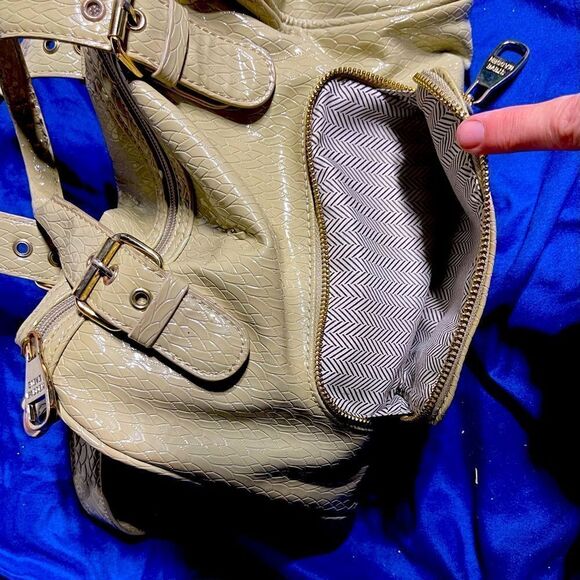 Steve Madden - Beige Reptile Leather - Duffle Purse - Picture 7 of 15